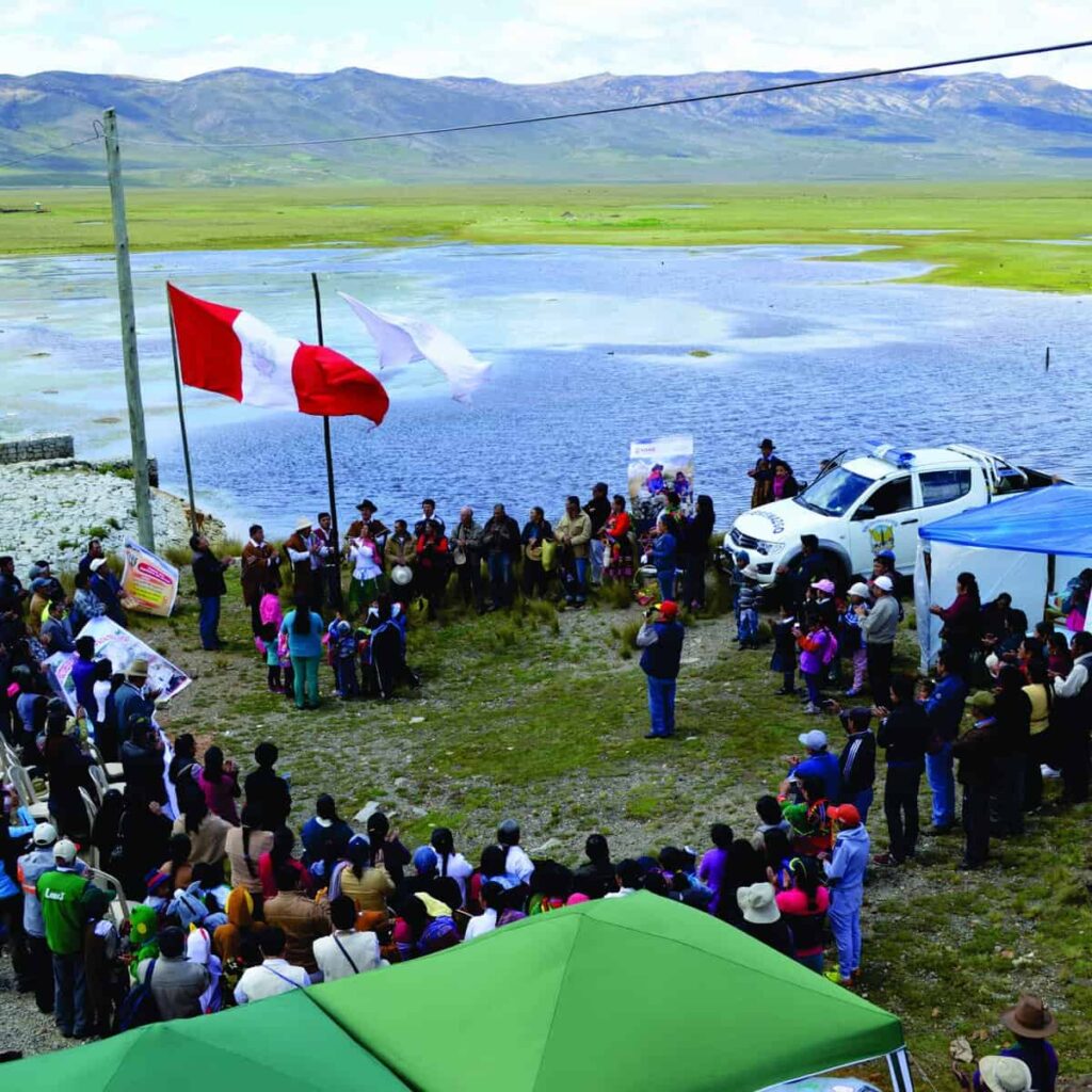 Ceremonia del pago a la Mama Yacu, en las orillas de la laguna de Conococha, emblema del agua en Ancash