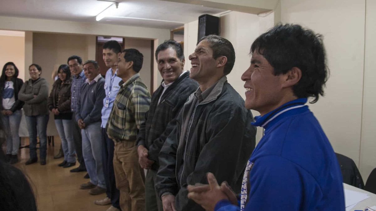 Comunicadores locales iniciando el taller